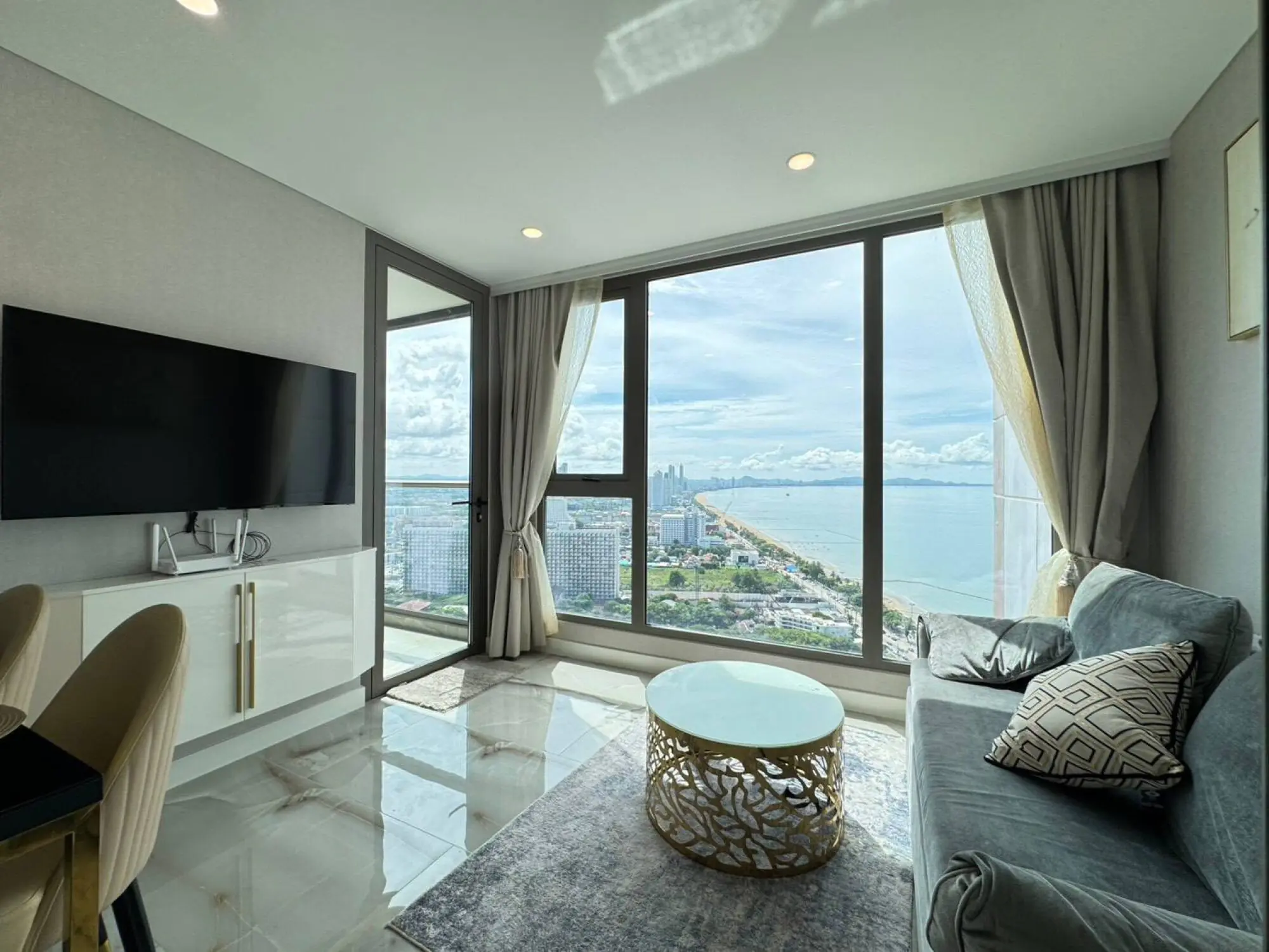 Copacabana Beach Jomtien 1BR Sea view, 32nd Floor