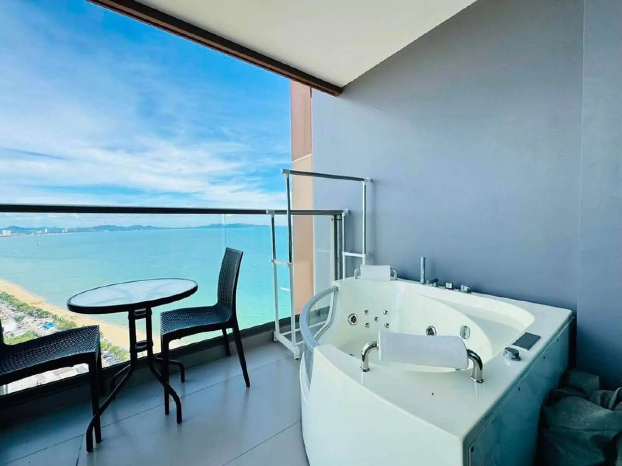 Copacabana Beach Jomtien 1BR Sea view, 53rd Floor