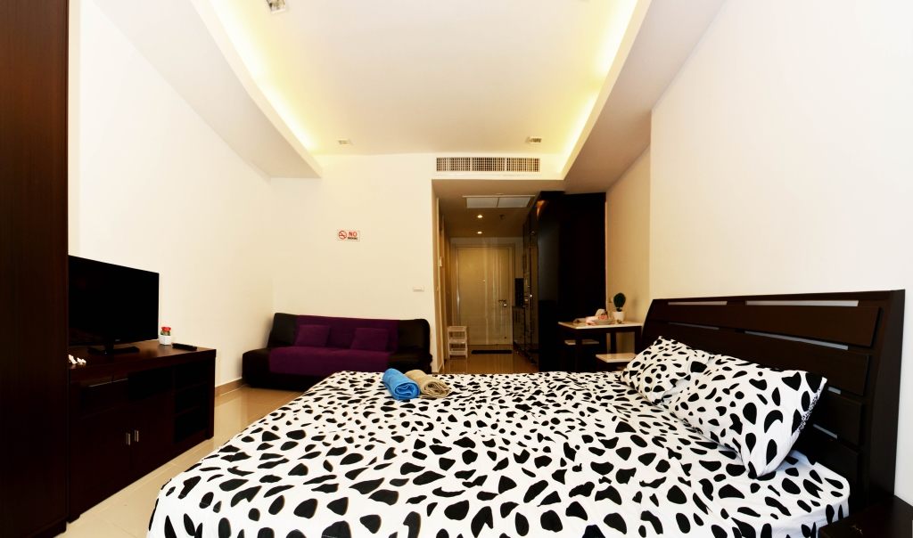 Cosy Beach View Studio Building view, 2nd Floor