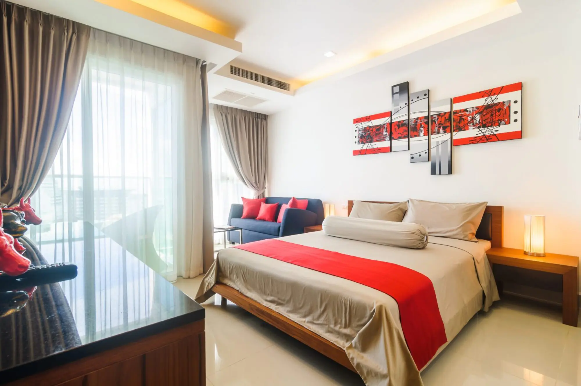 Cosy Beach View, 12th Floor