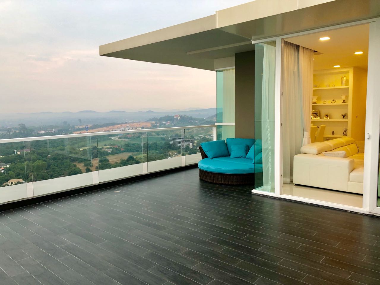 Del Mare 2BR Sea view, 31st Floor