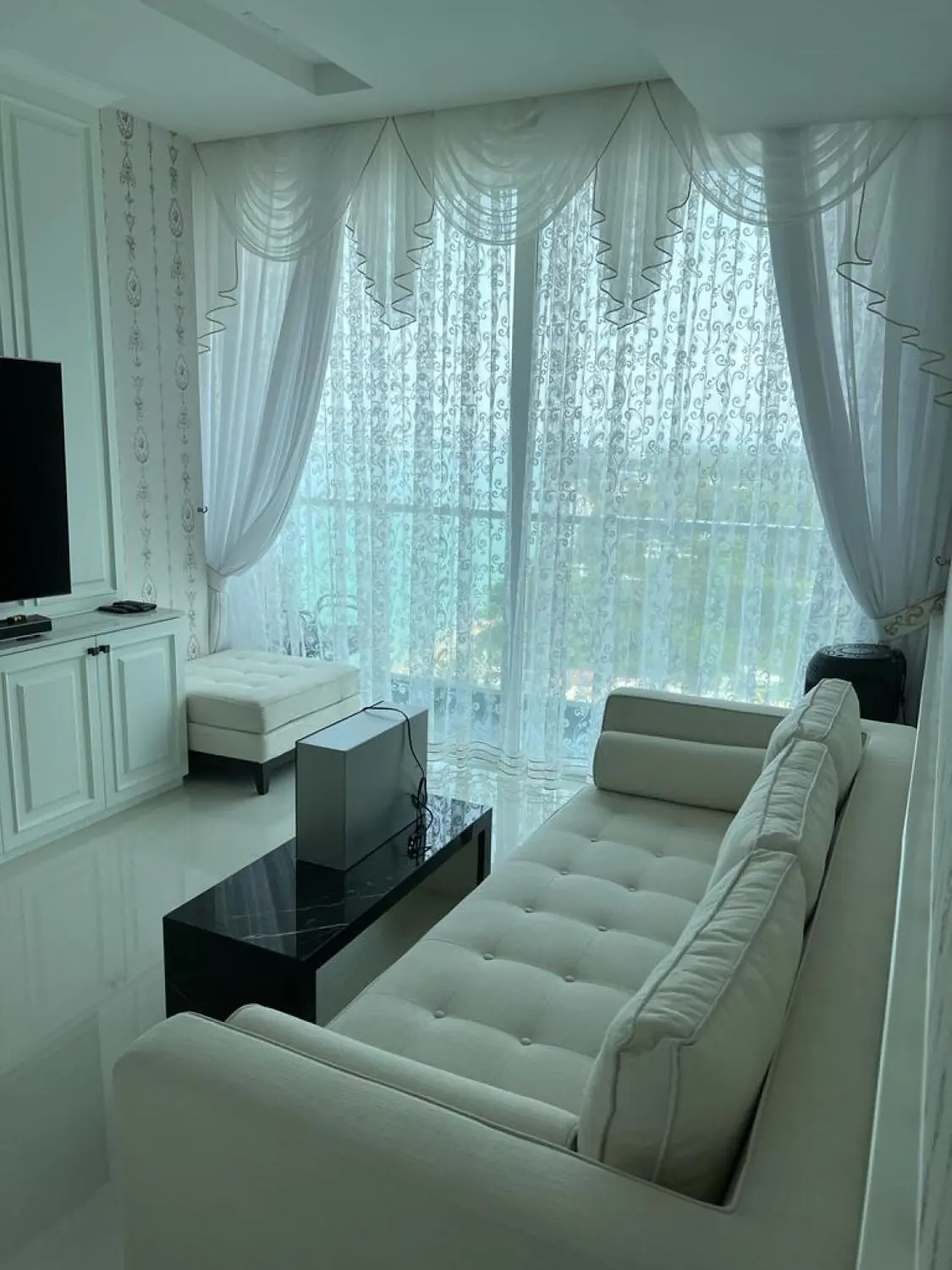 Del Mare 2BR Sea view, 16th Floor