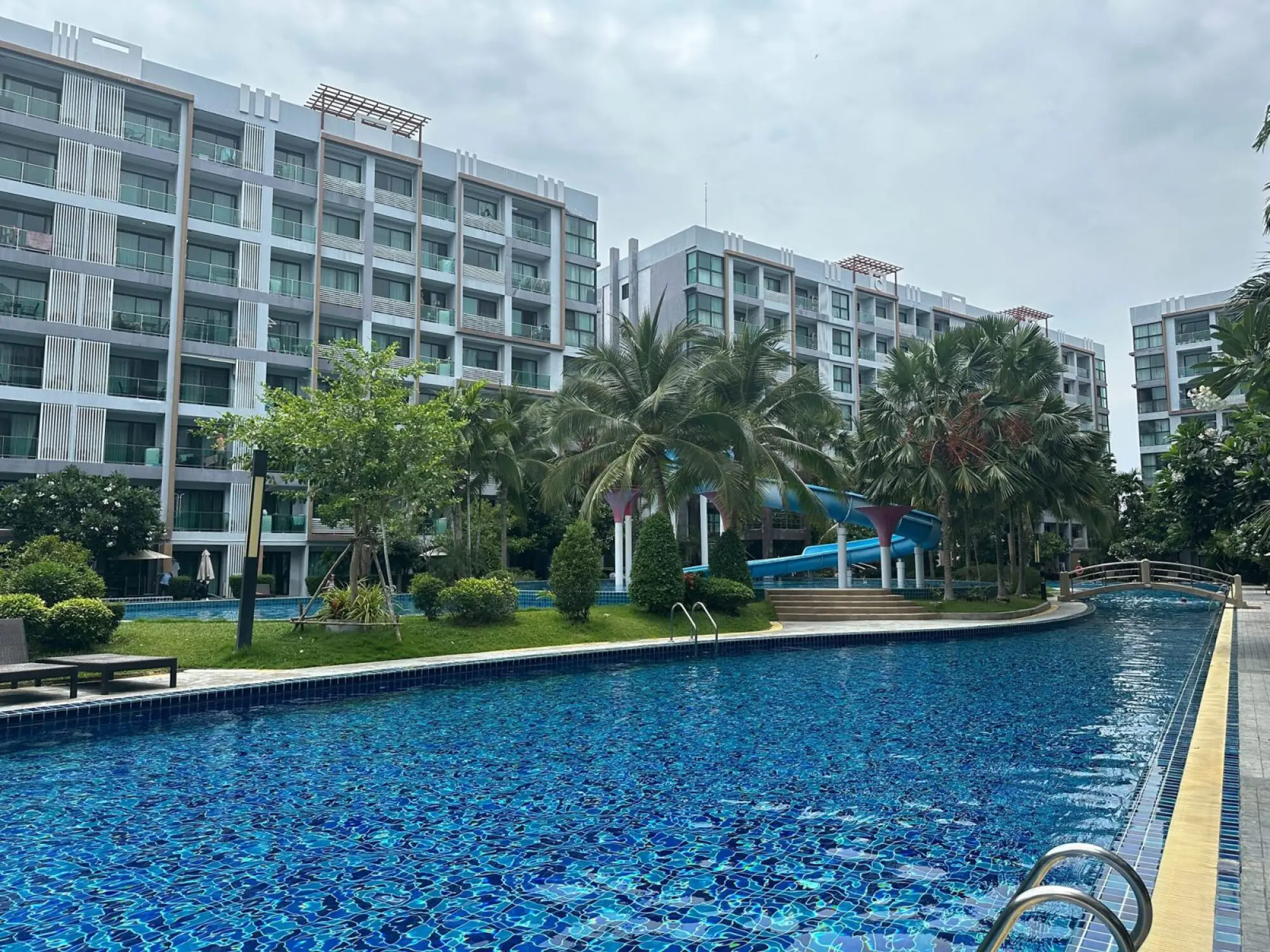 Dusit Grand Park 1BR Pool view