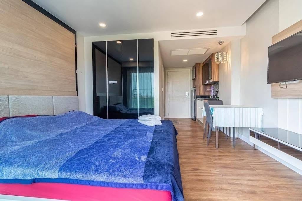 1-bed pool view condo for sale at Dusit Grand Park, Jomtien