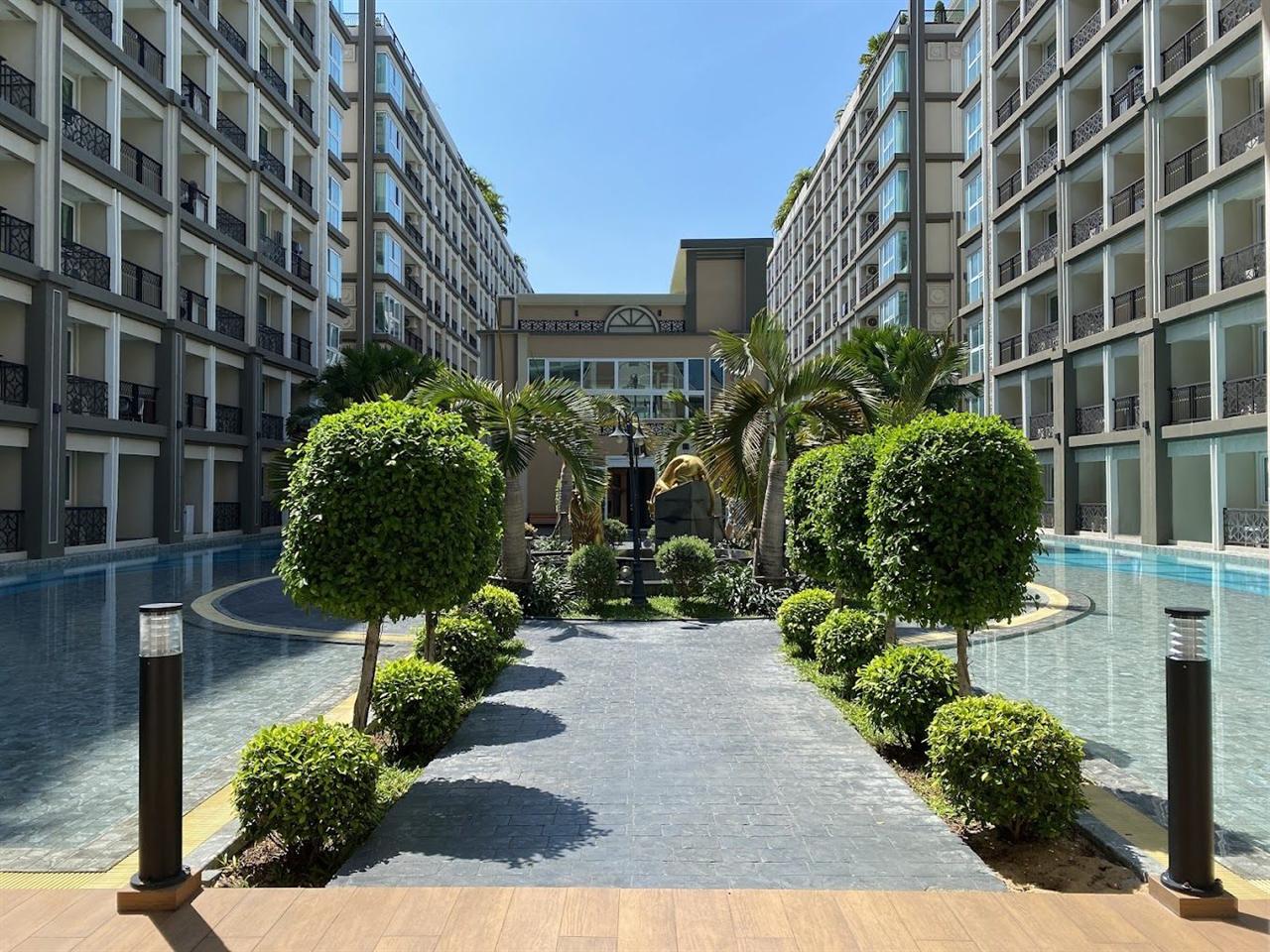 Dusit Grand Park 2