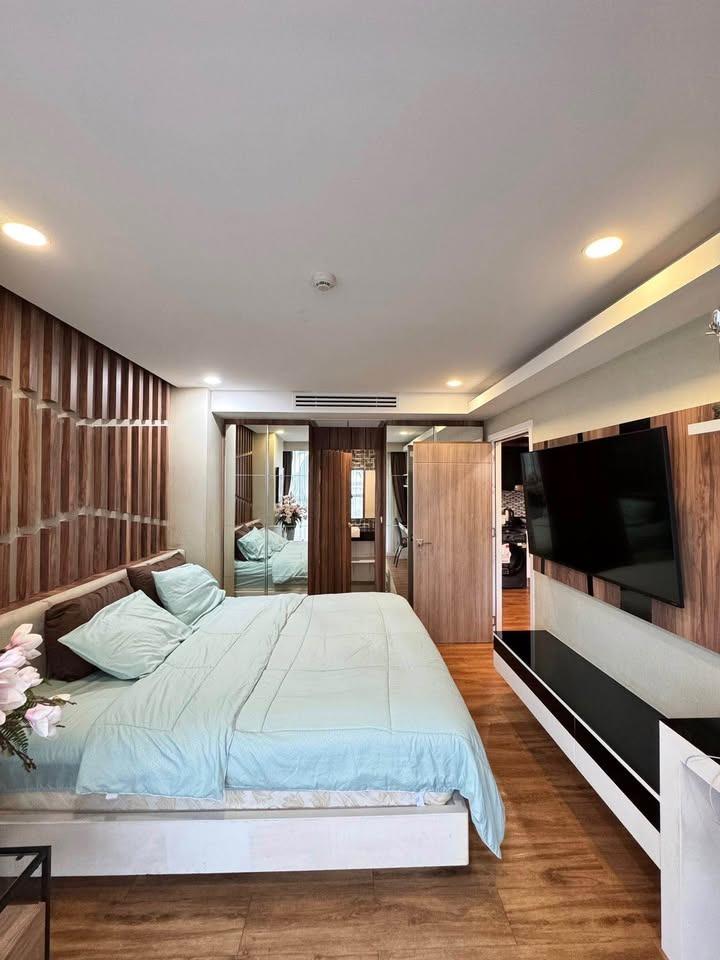 Dusit Grand Park 2BR Condo