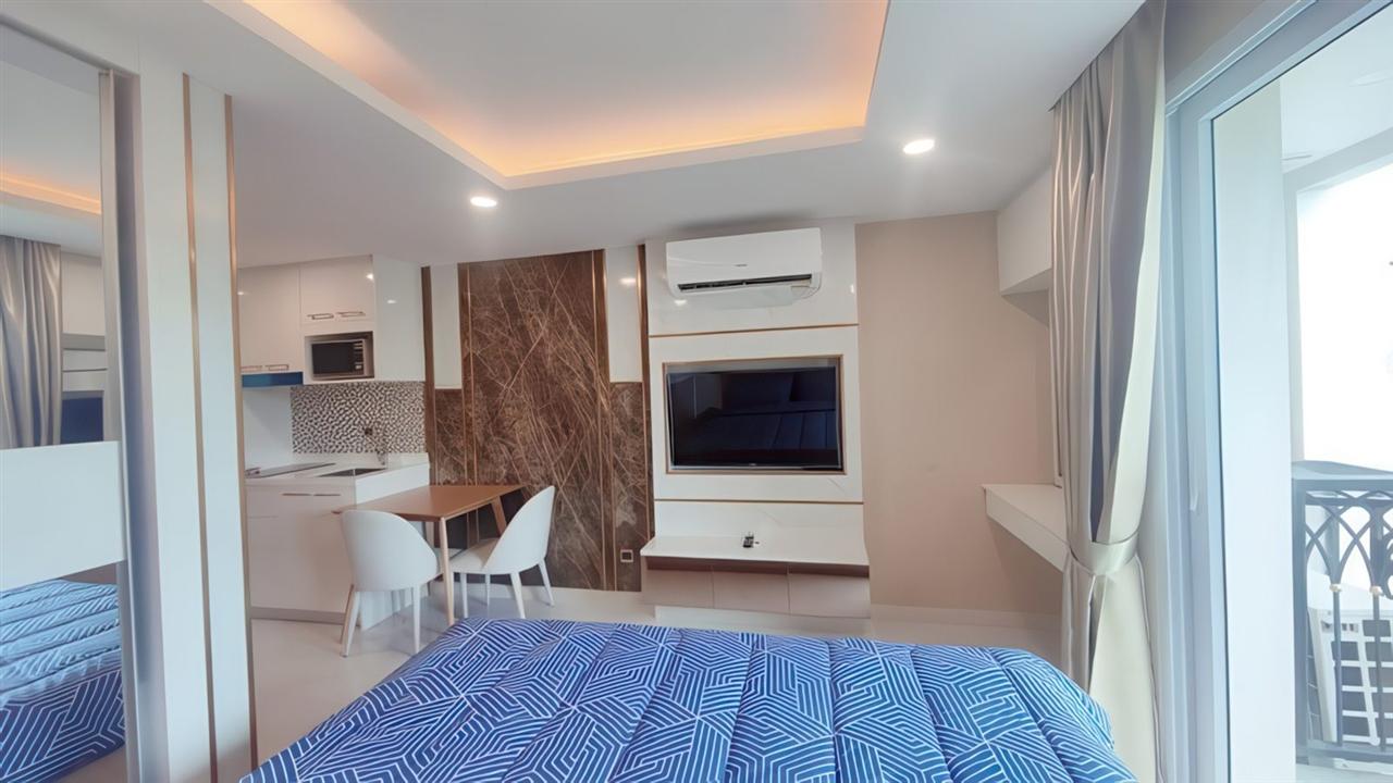 Dusit Grand Park 2 Studio City view, 8th Floor