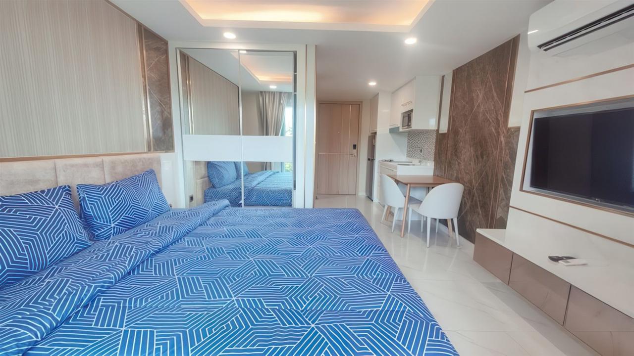 Dusit Grand Park 2 Studio City view, 8th Floor