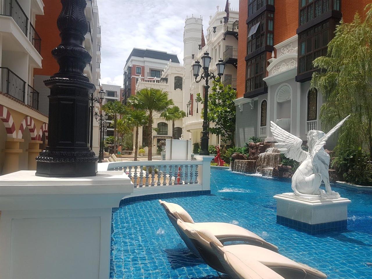 Espana Condo Resort