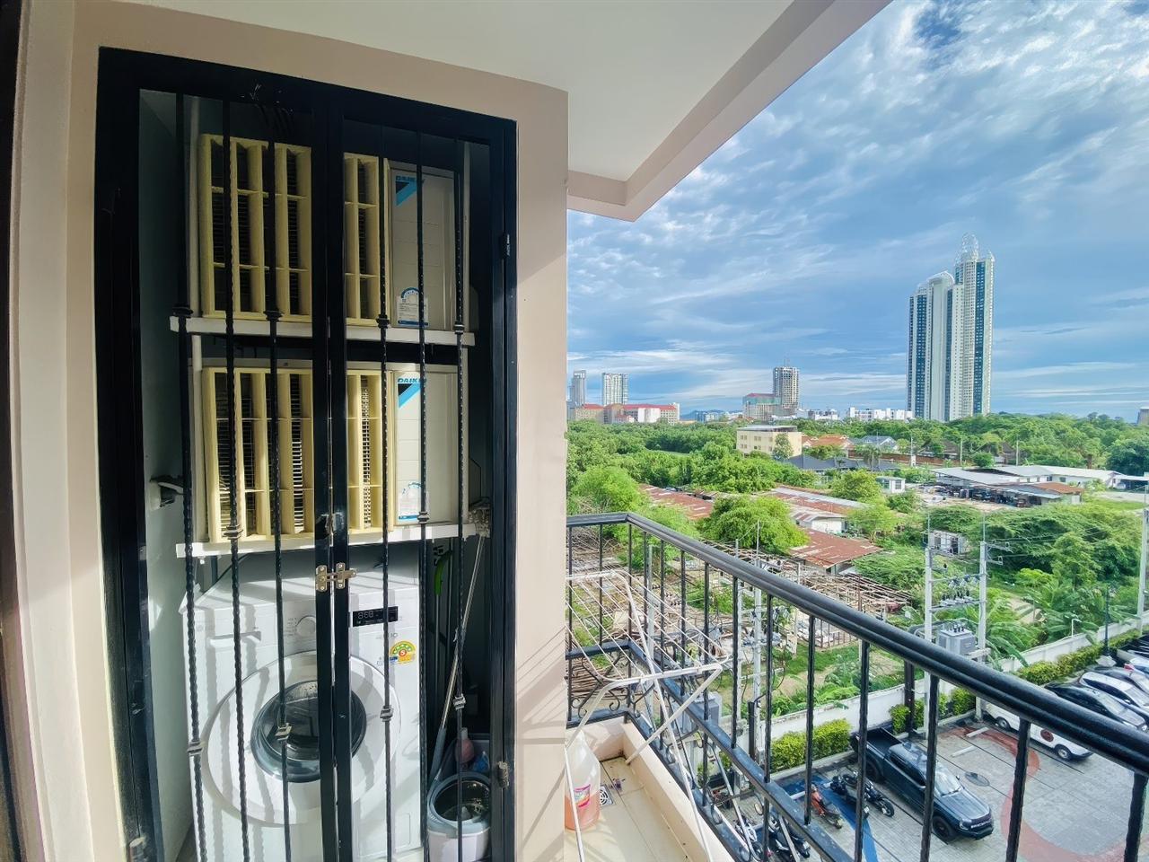 Espana Condo Resort 1BR City view, 6th Floor
