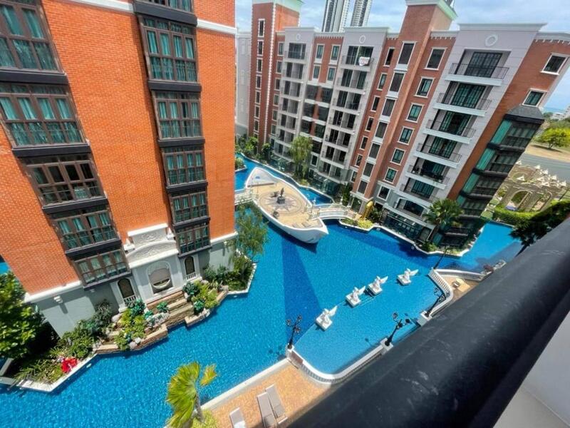 Espana Condo Resort 2BR, 5th Floor
