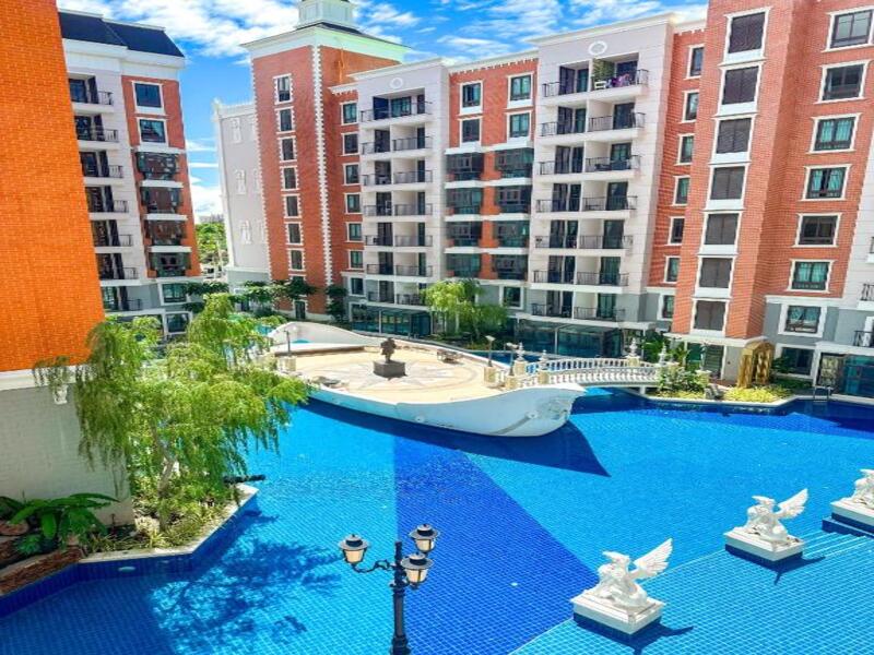 Espana Condo Resort 2BR, 5th Floor
