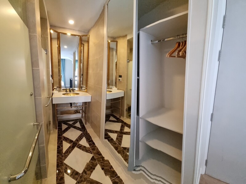 Espana Condo Resort 1BR, 6th Floor