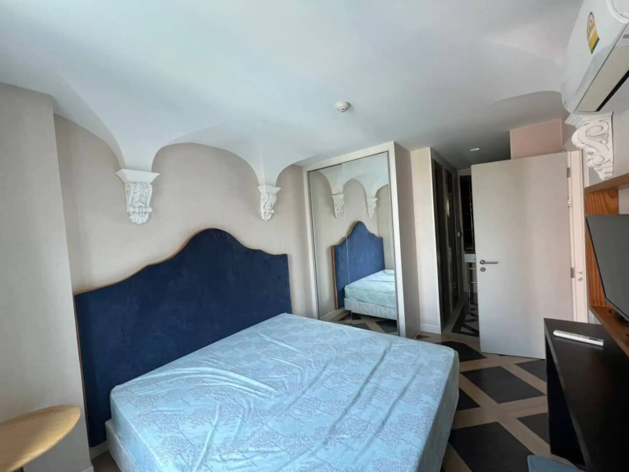 Espana Condo Resort 1BR, 7th Floor