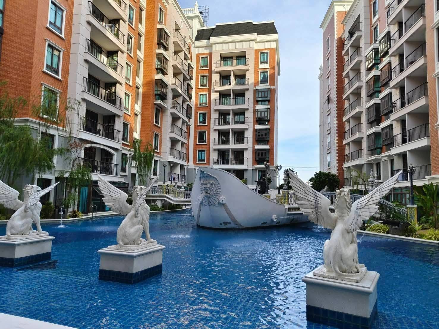 Espana Condo Resort