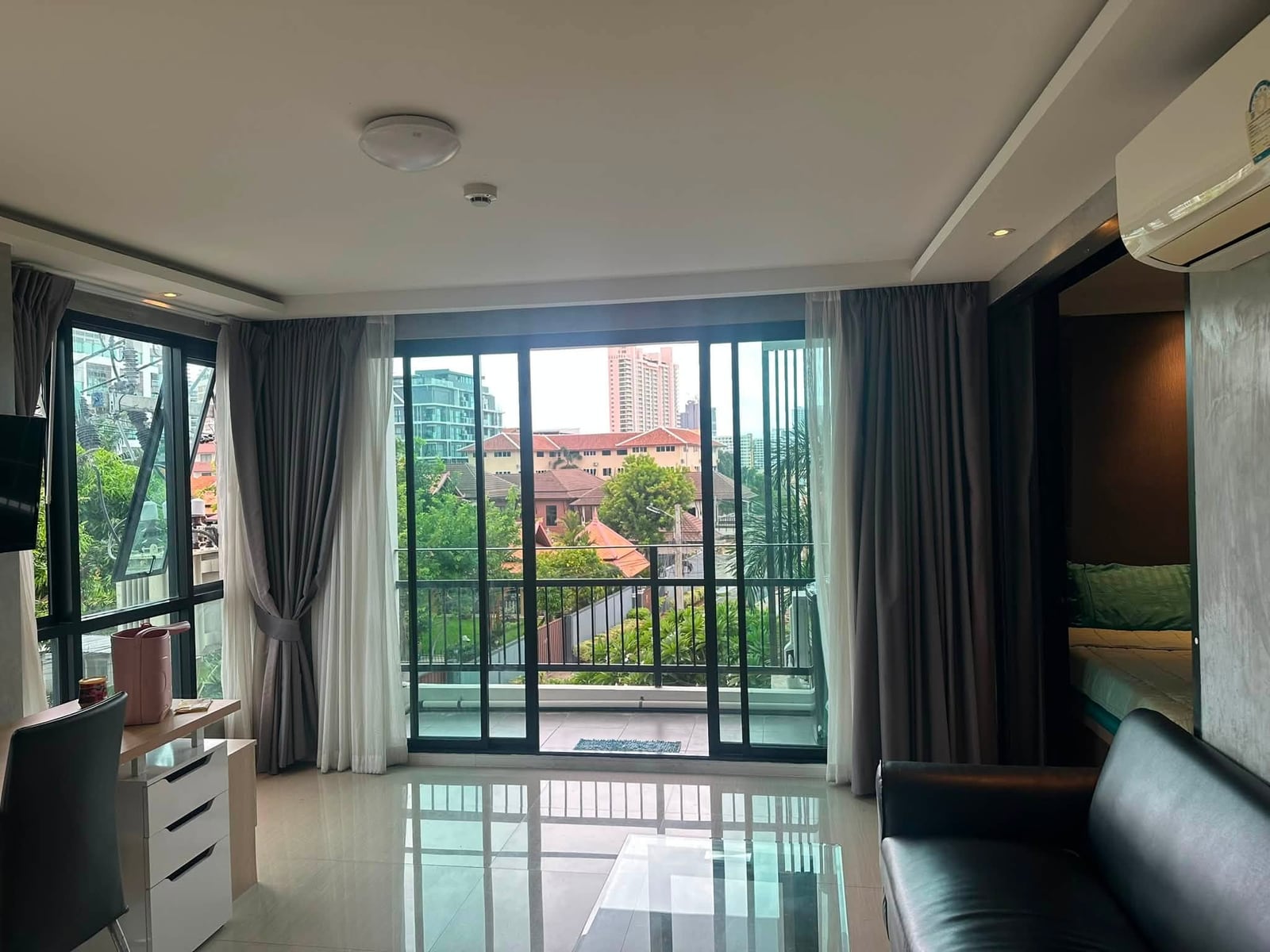 Estanan Condo