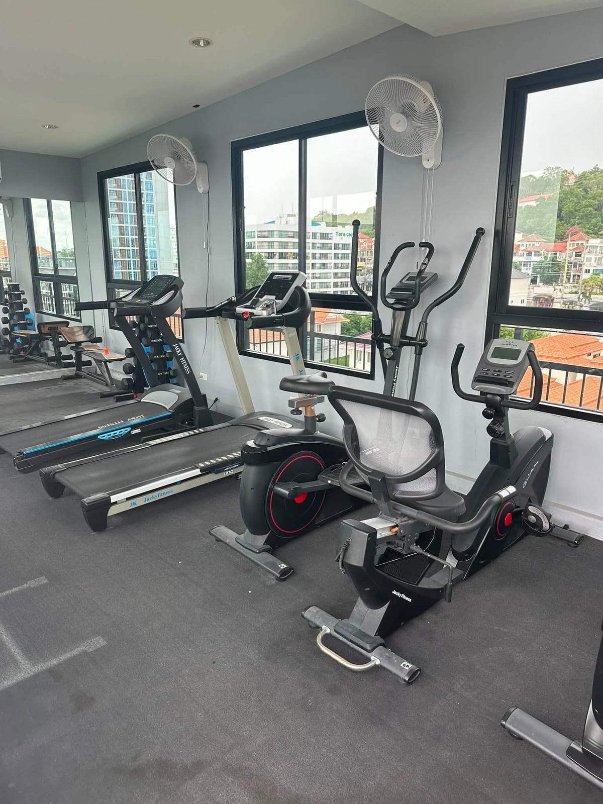 Estanan Condo 1BR Condo, 3rd Floor
