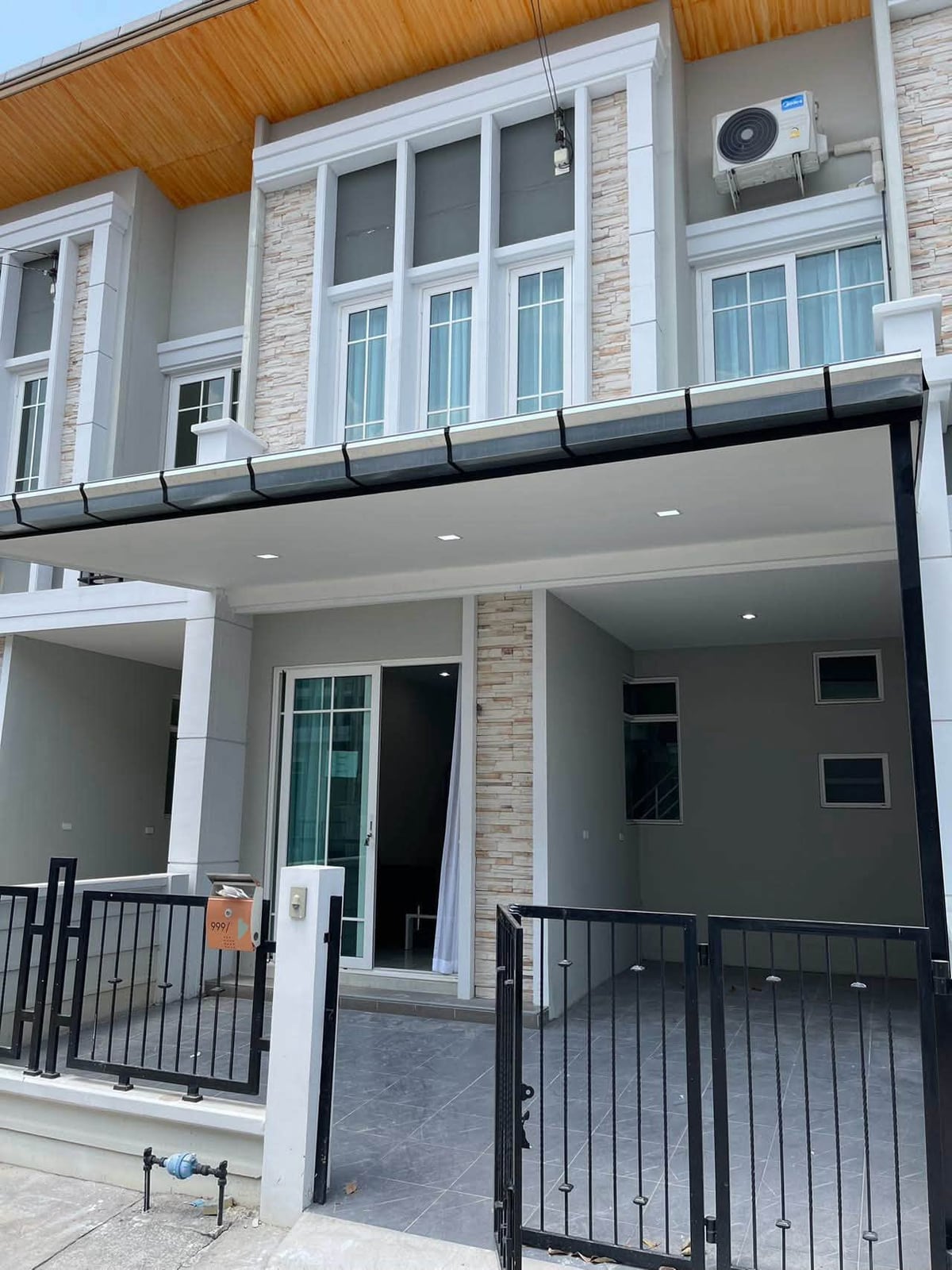 Golden Town Pattaya 4BR Townhouse