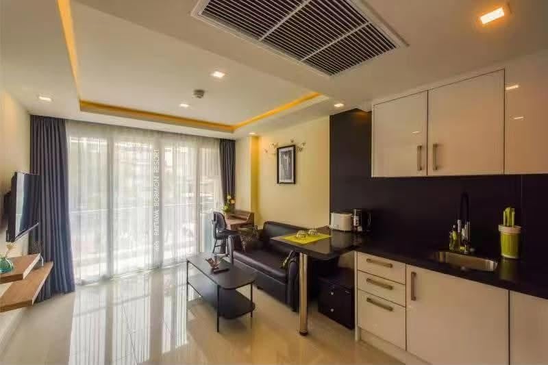 Grand Avenue Residence