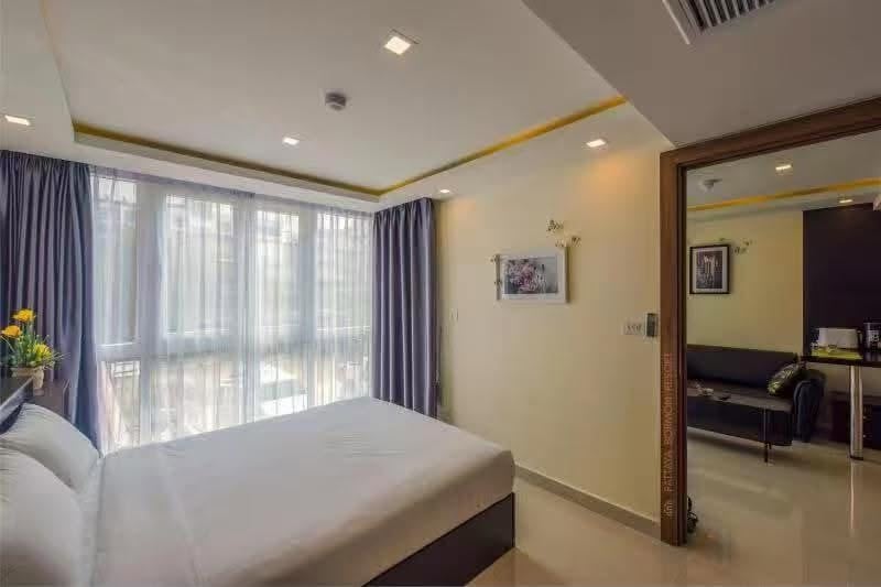 Grand Avenue Residence