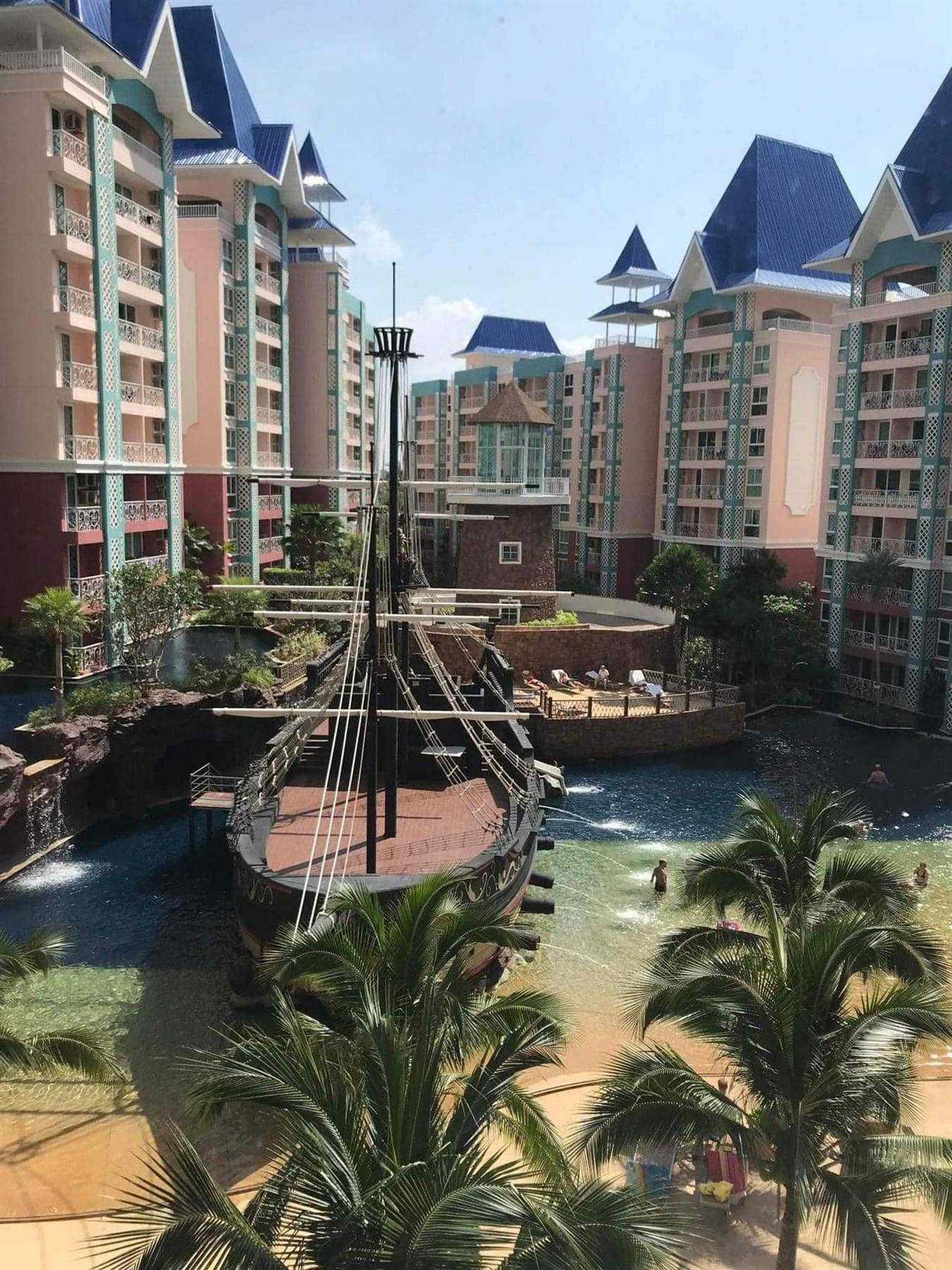 Grande Caribbean 1BR Pool View, 6th Floor