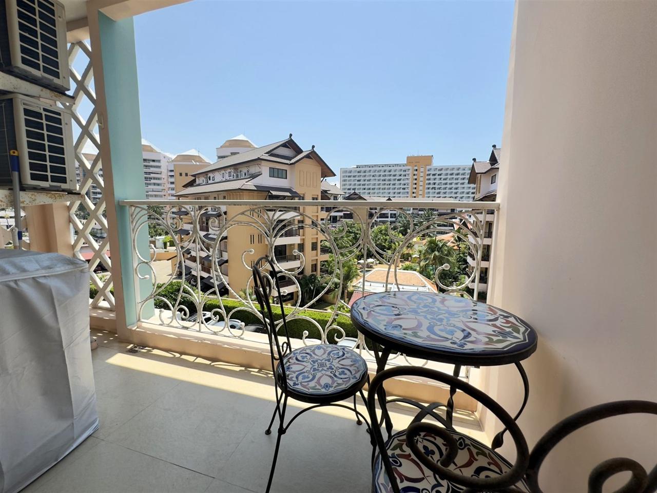 Grande Caribbean 1BR City view, 4th Floor