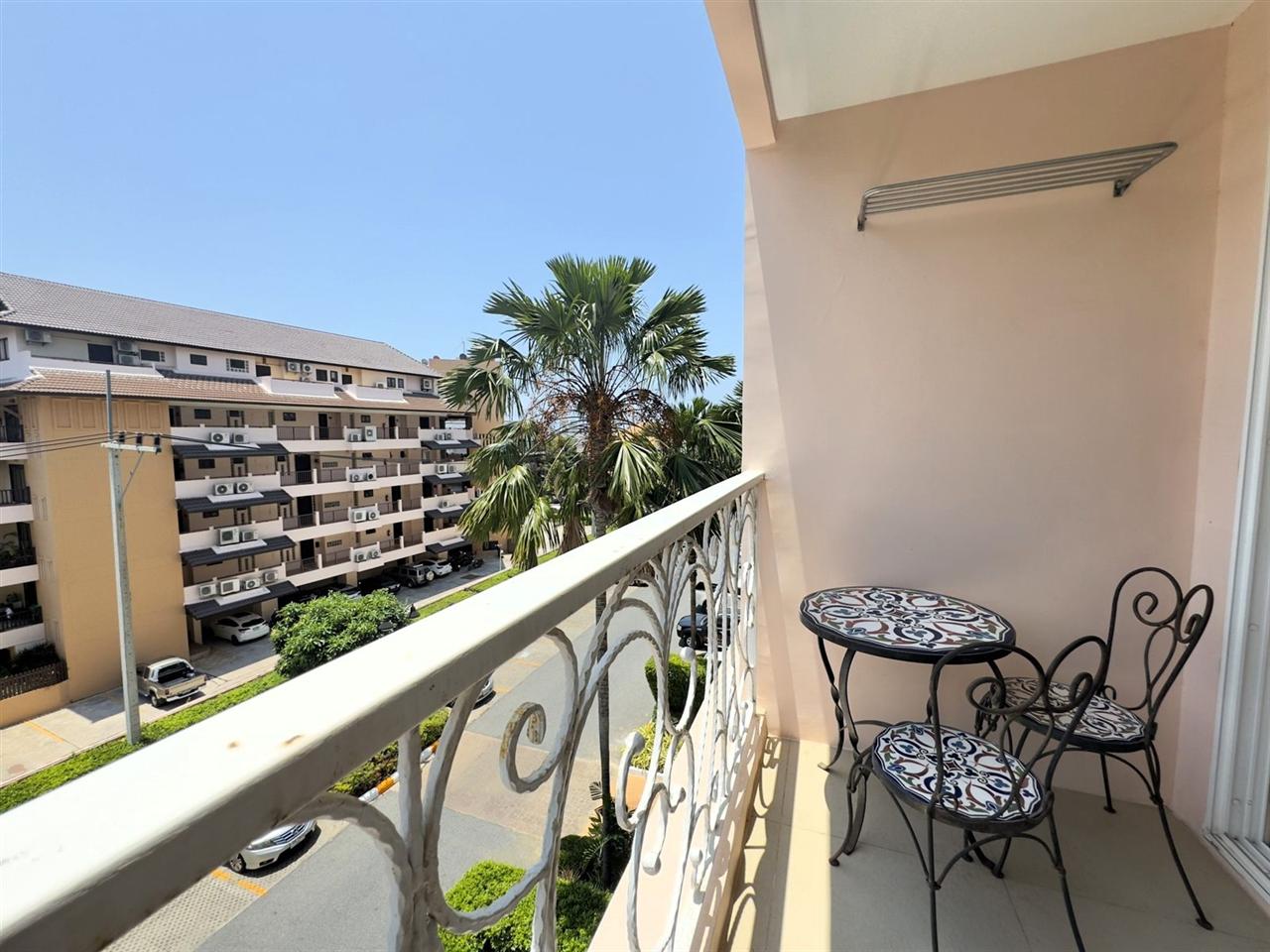 Grande Caribbean 1BR City view, 4th Floor