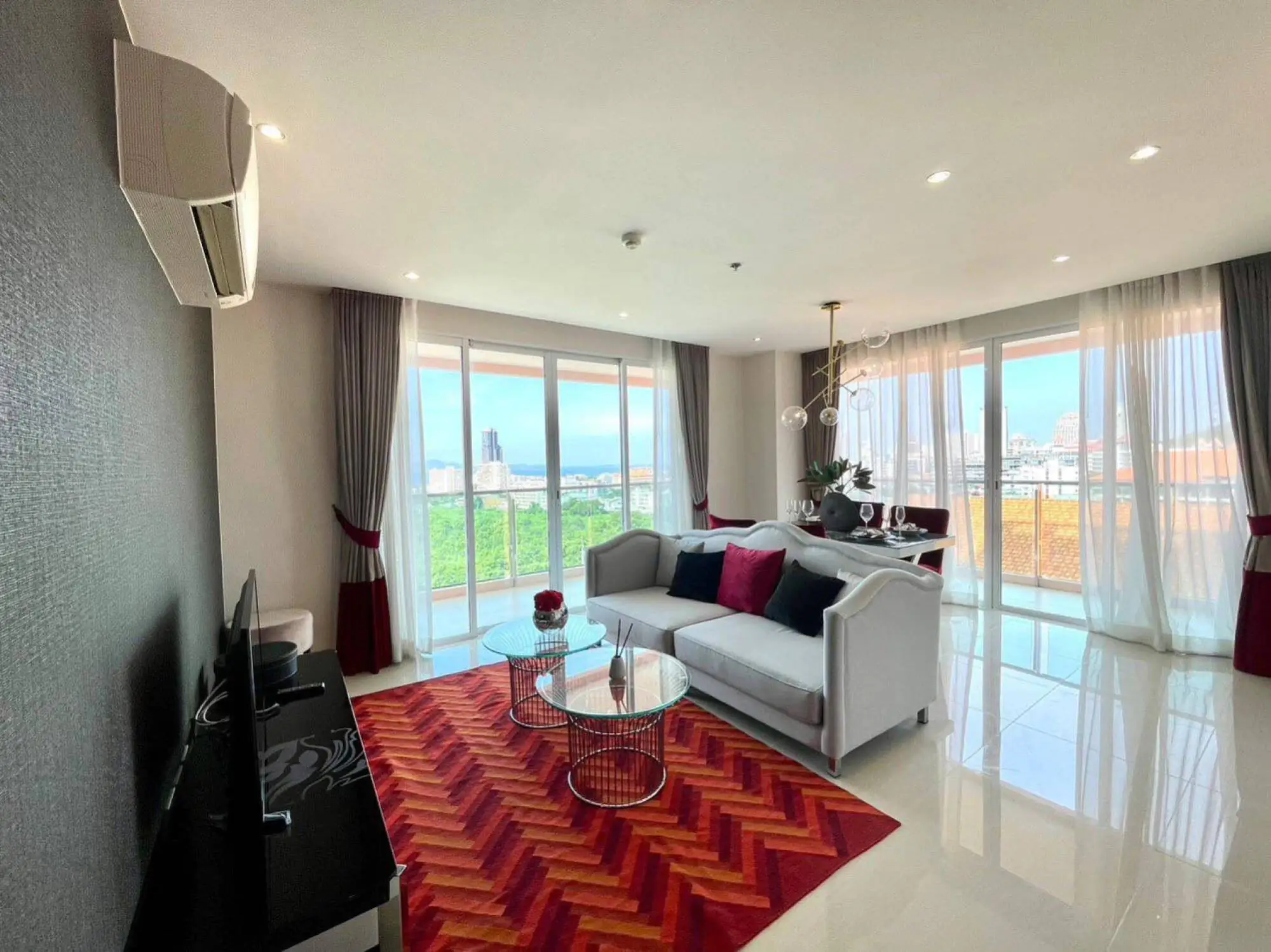 Grande Caribbean 2BR Sea view, 12th Floor