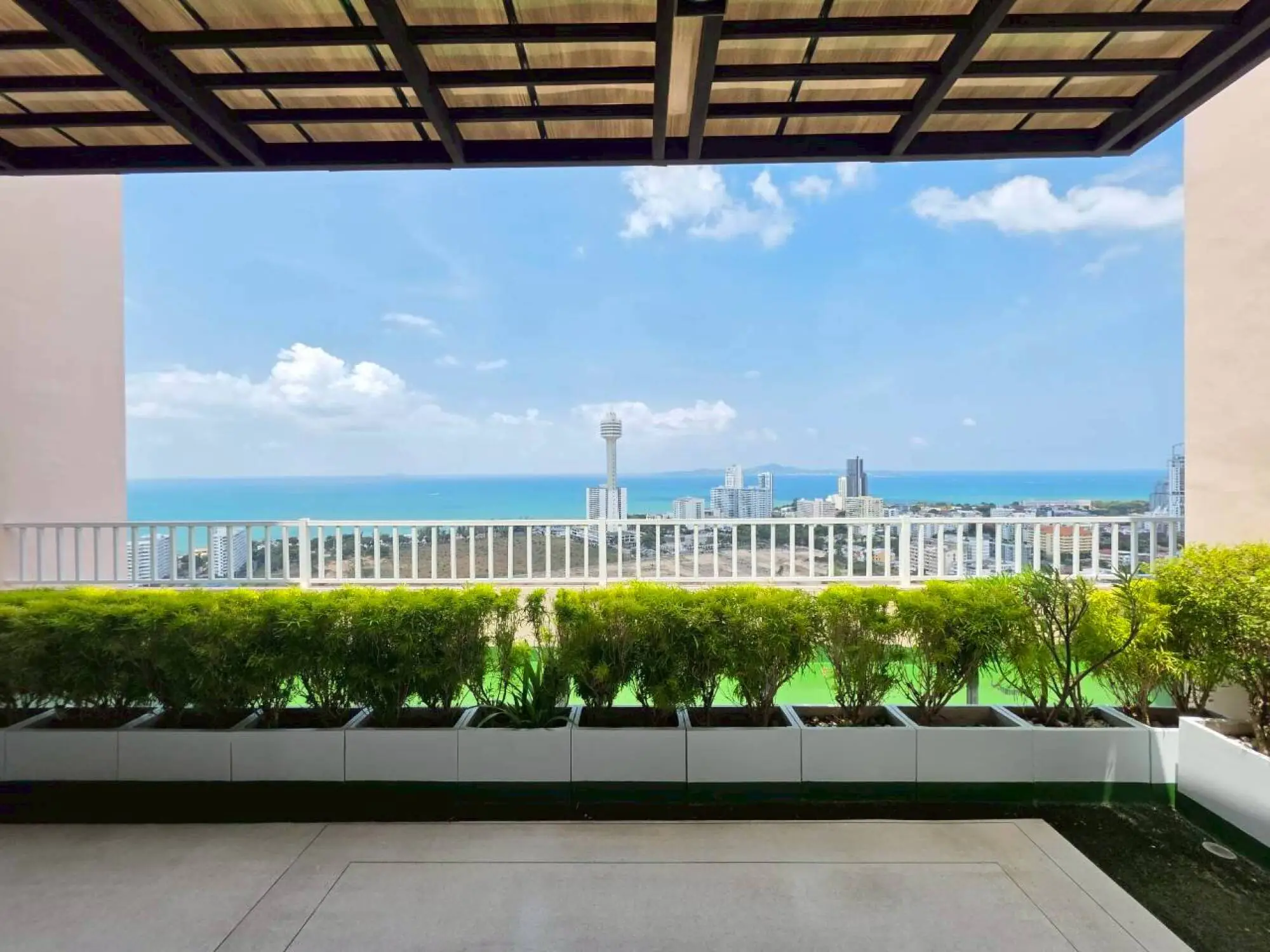 Grande Caribbean 4BR Sea view, 31st Floor