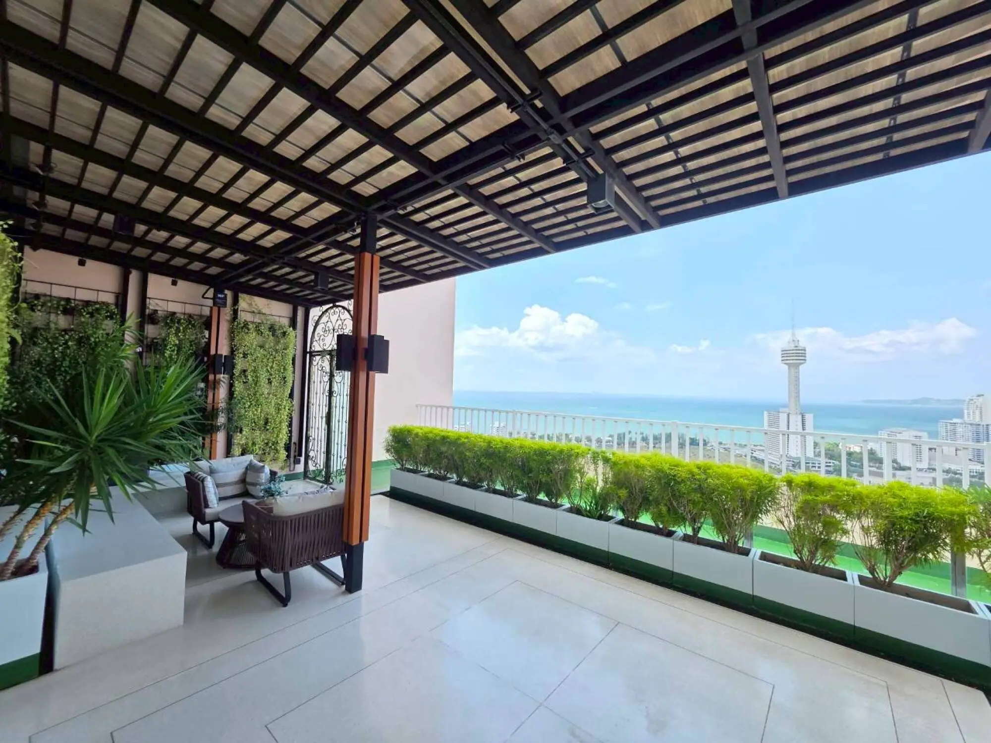 Grande Caribbean 4BR Sea view, 31st Floor