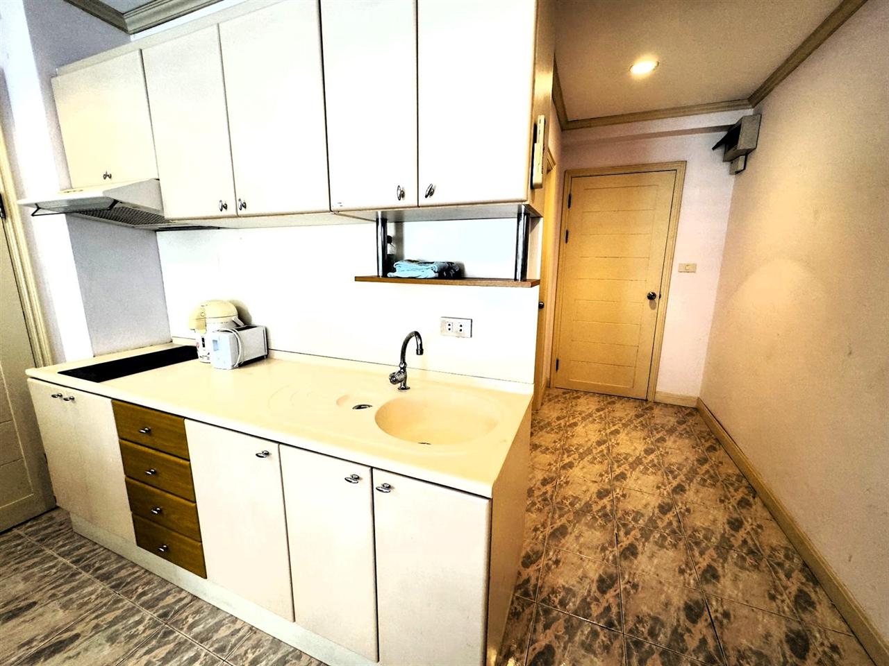 Jomtien Beach Condo 1BR City view, 4th Floor