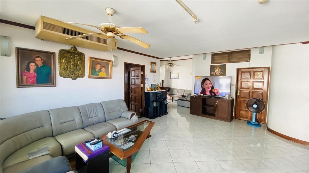 Jomtien Complex Condotel 3BR Sea View, 9th Floor
