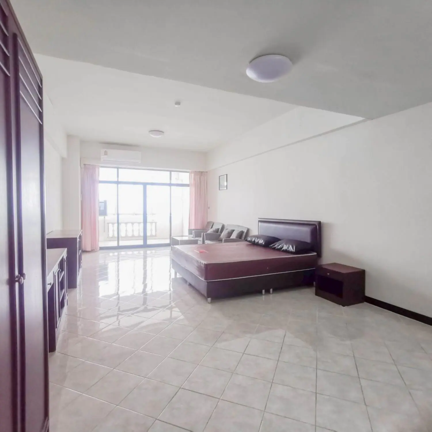 Jomtien Complex Condotel 1BR, 30th Floor