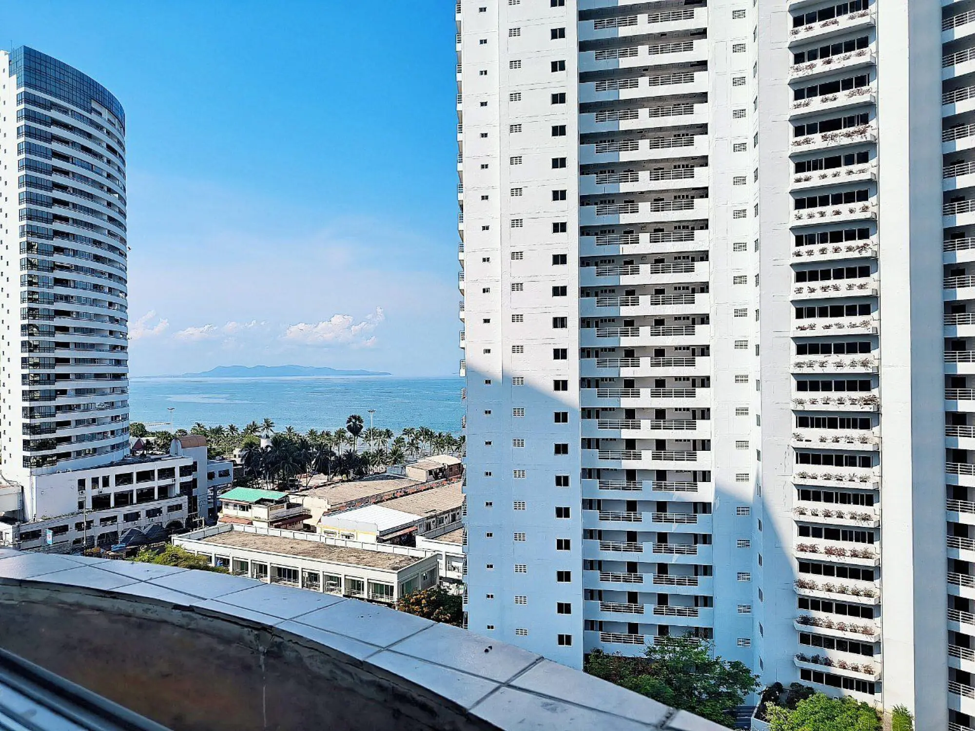 Jomtien Complex Condotel 1BR Sea view
