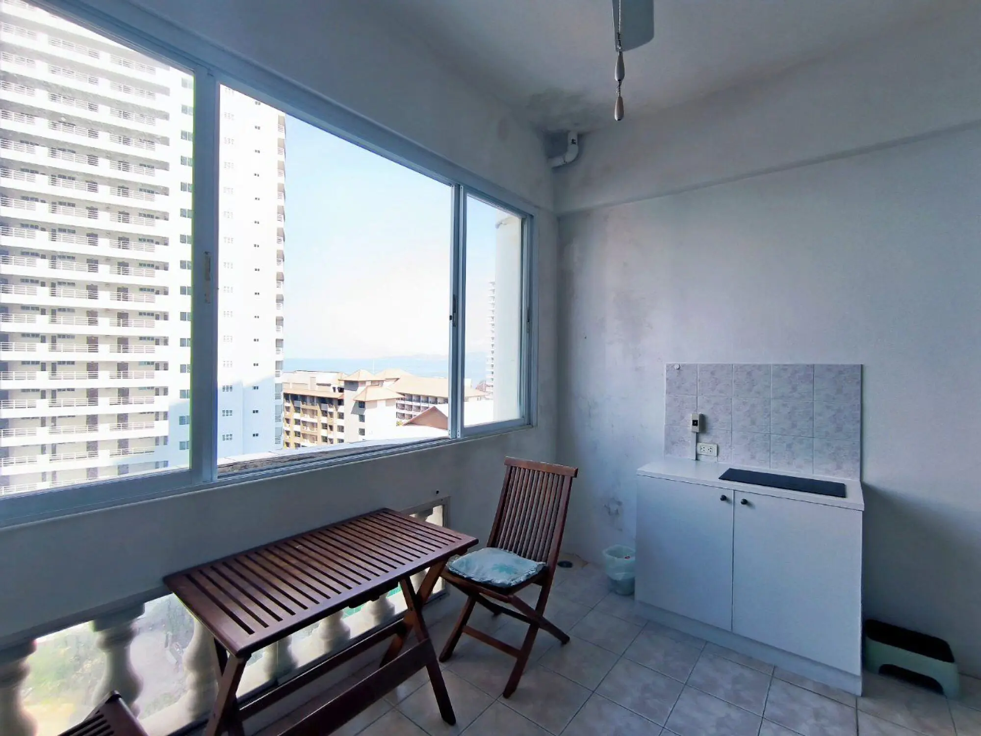 Jomtien Complex Condotel 1BR Sea view