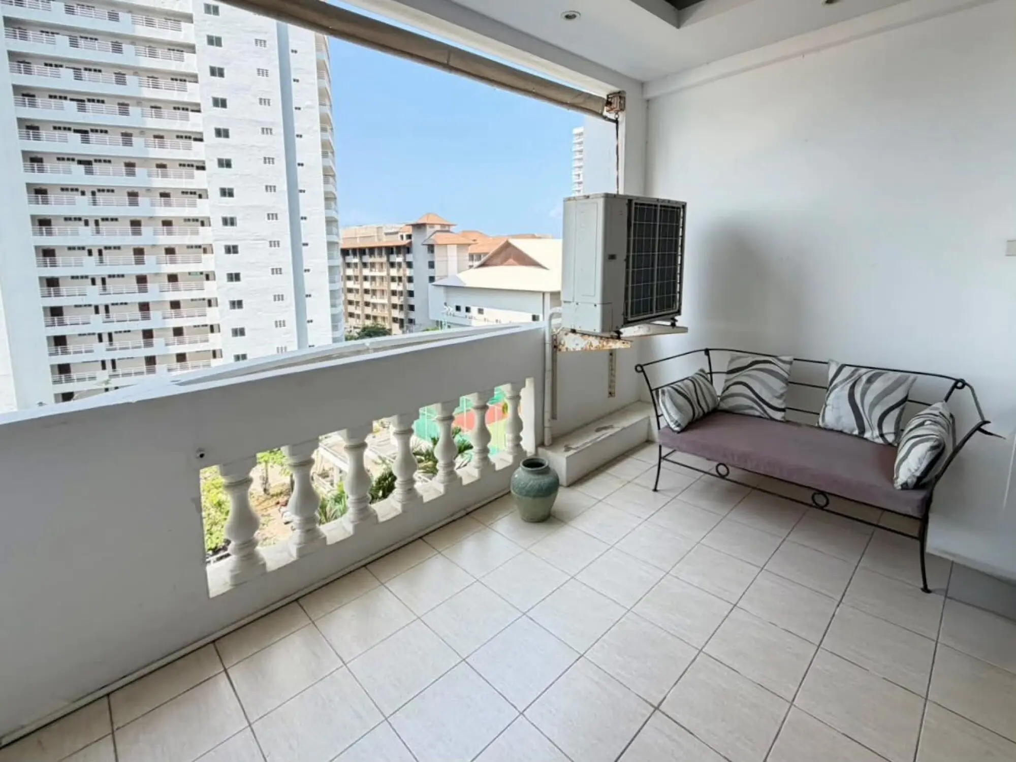 Jomtien Complex Condotel Studio, 6th Floor