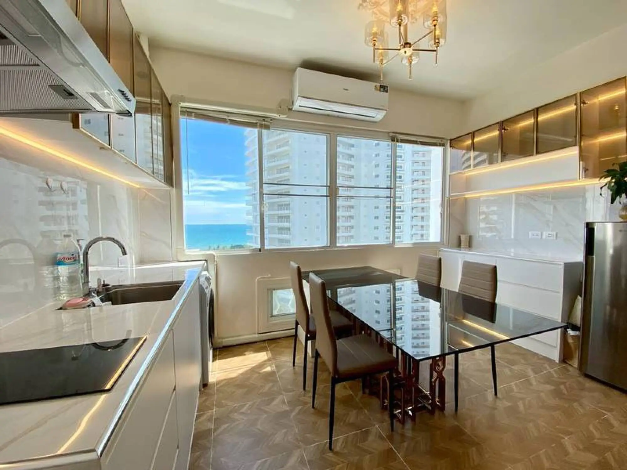Jomtien Complex Condotel Studio Sea view, 8th Floor