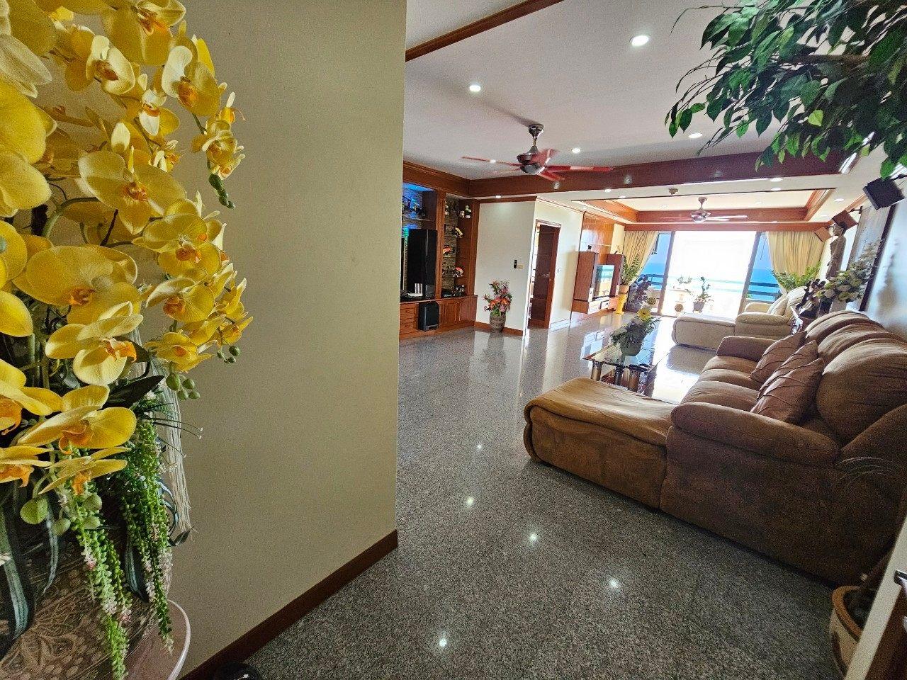 Jomtien Plaza Condotel