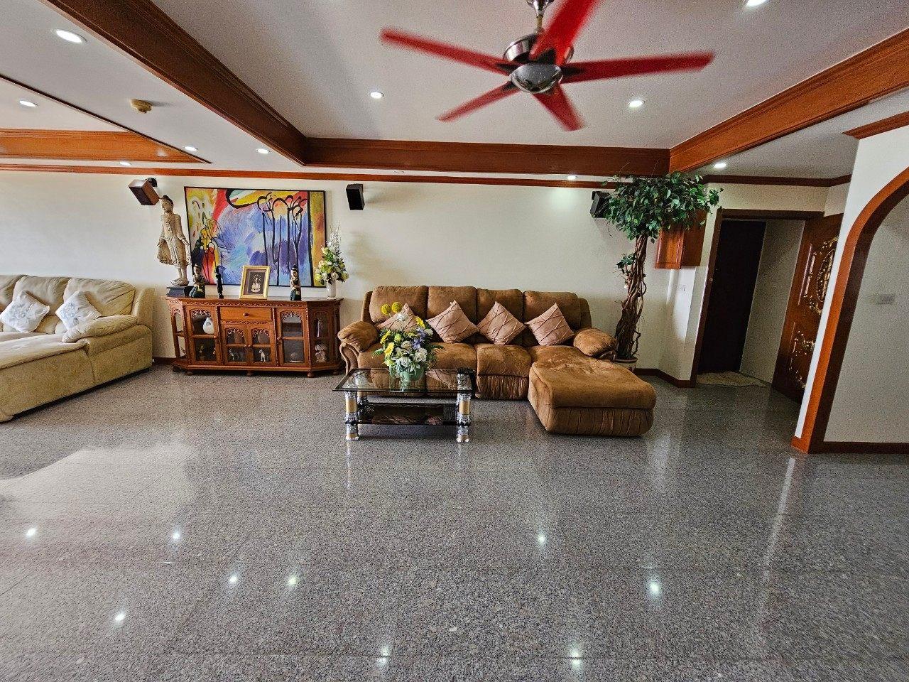 Jomtien Plaza Condotel 2BR Sea View, 6th Floor
