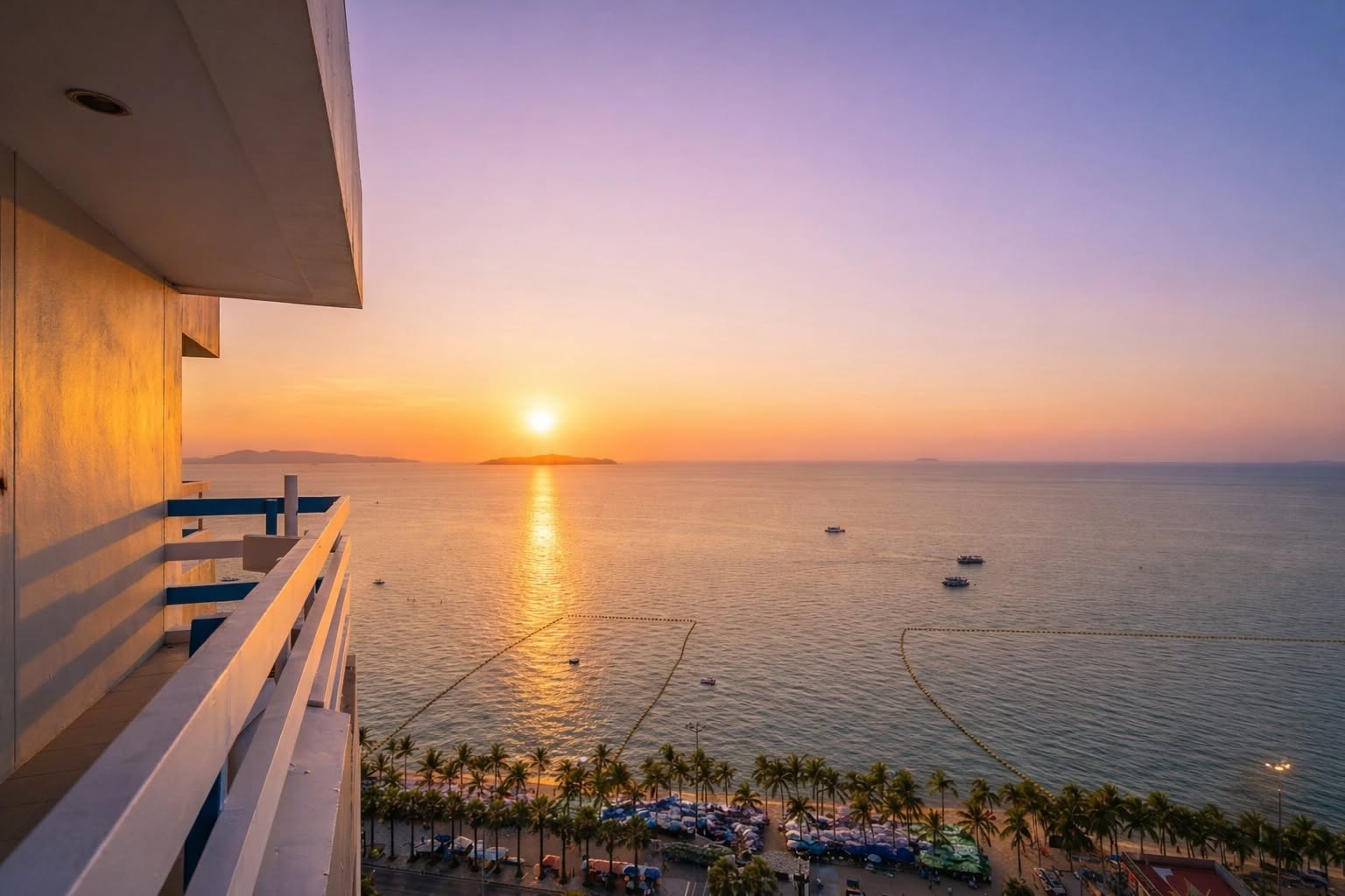 Jomtien Plaza Condotel 2BR, 23rd Floor