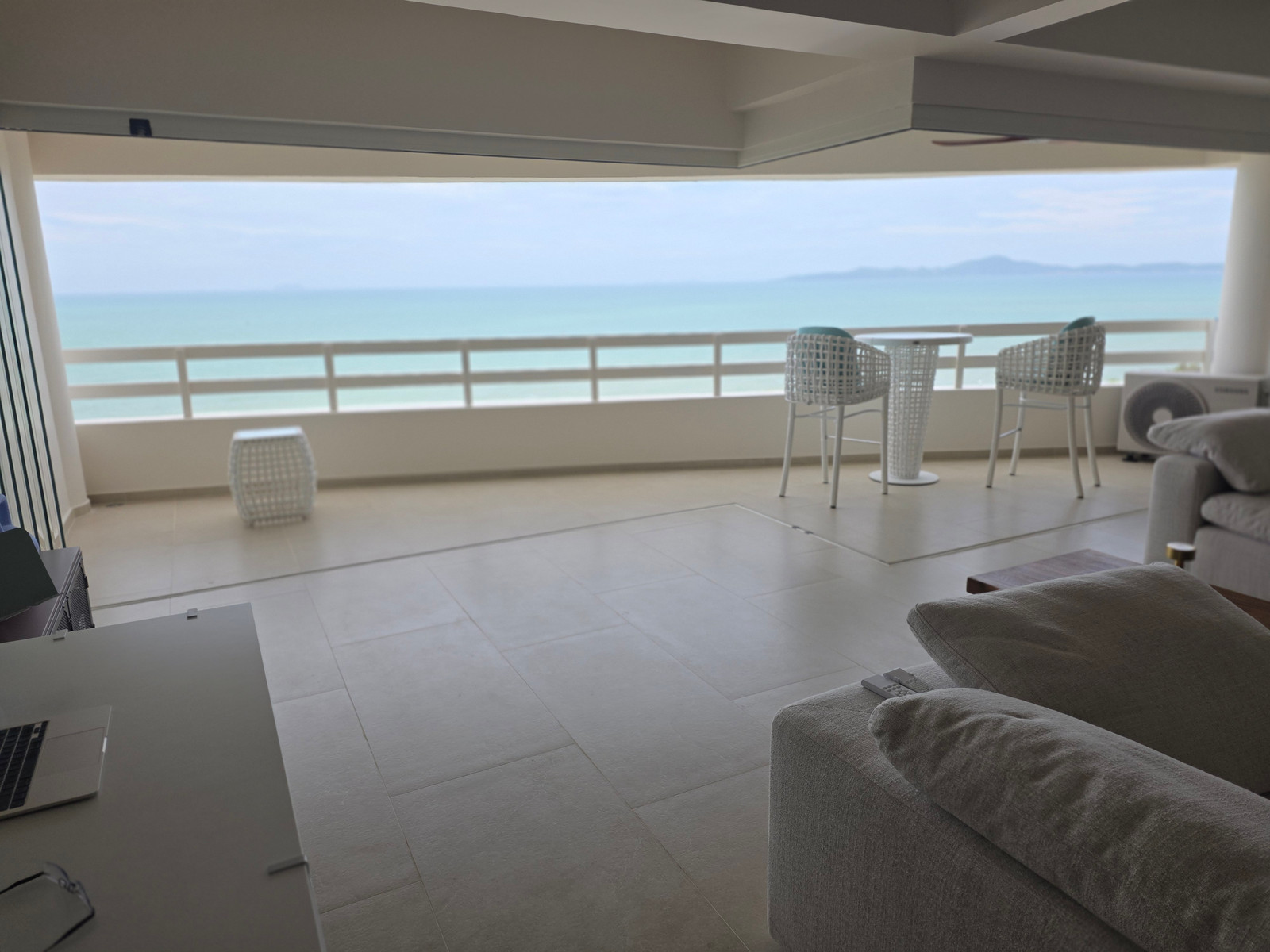 Jomtien Plaza Condotel Studio Sea view, 15th Floor