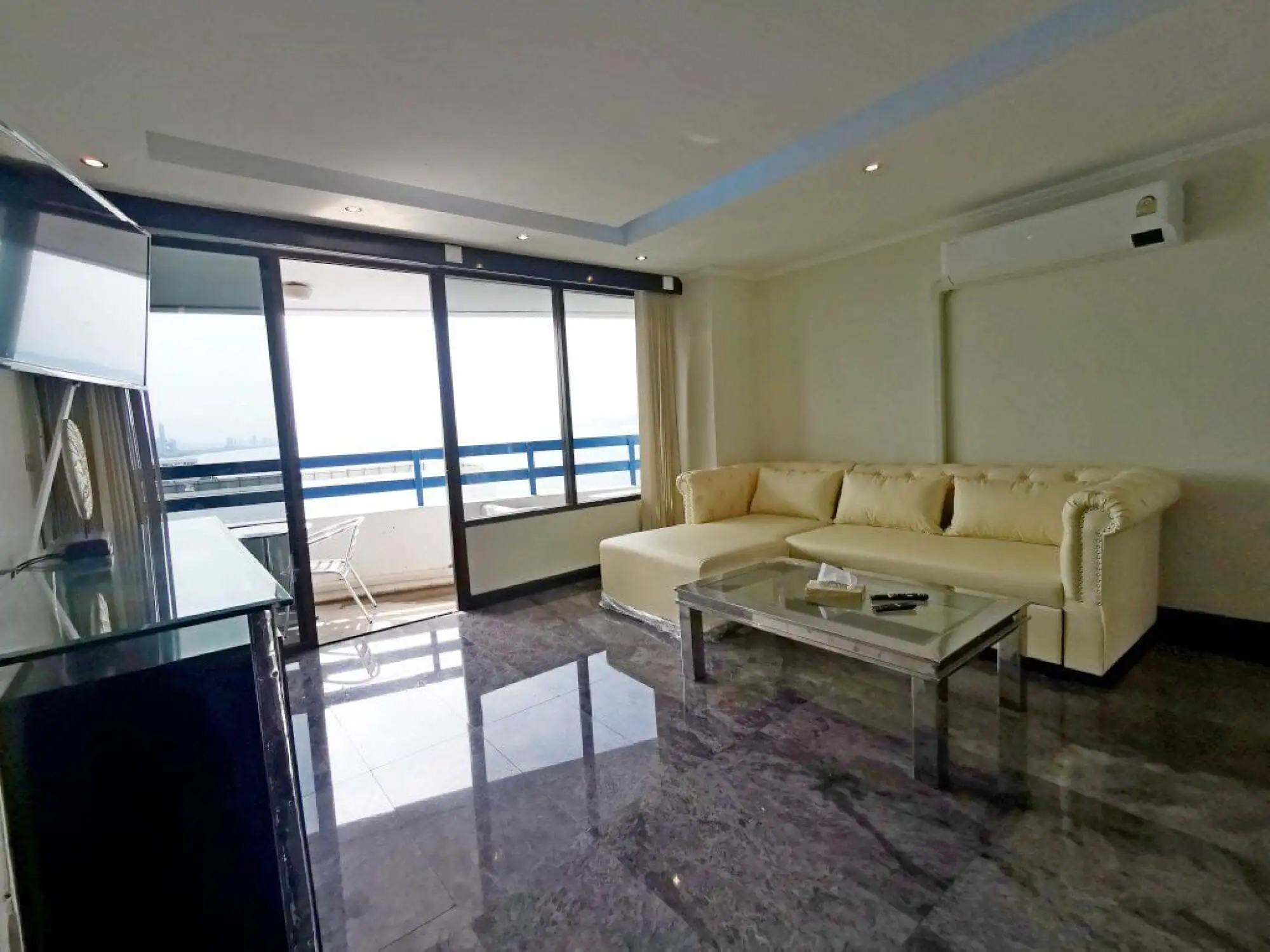 Jomtien Plaza Condotel 2BR Sea view, 19th Floor