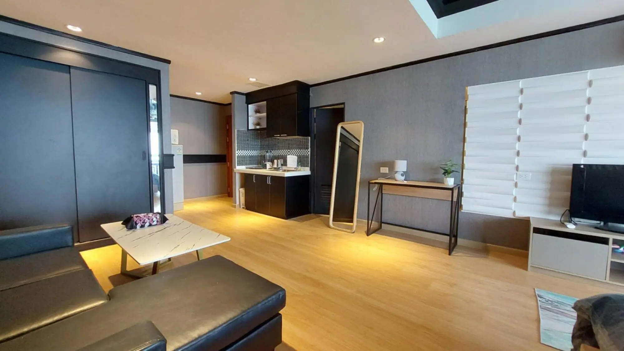 Jomtien Plaza Condotel, 26th Floor