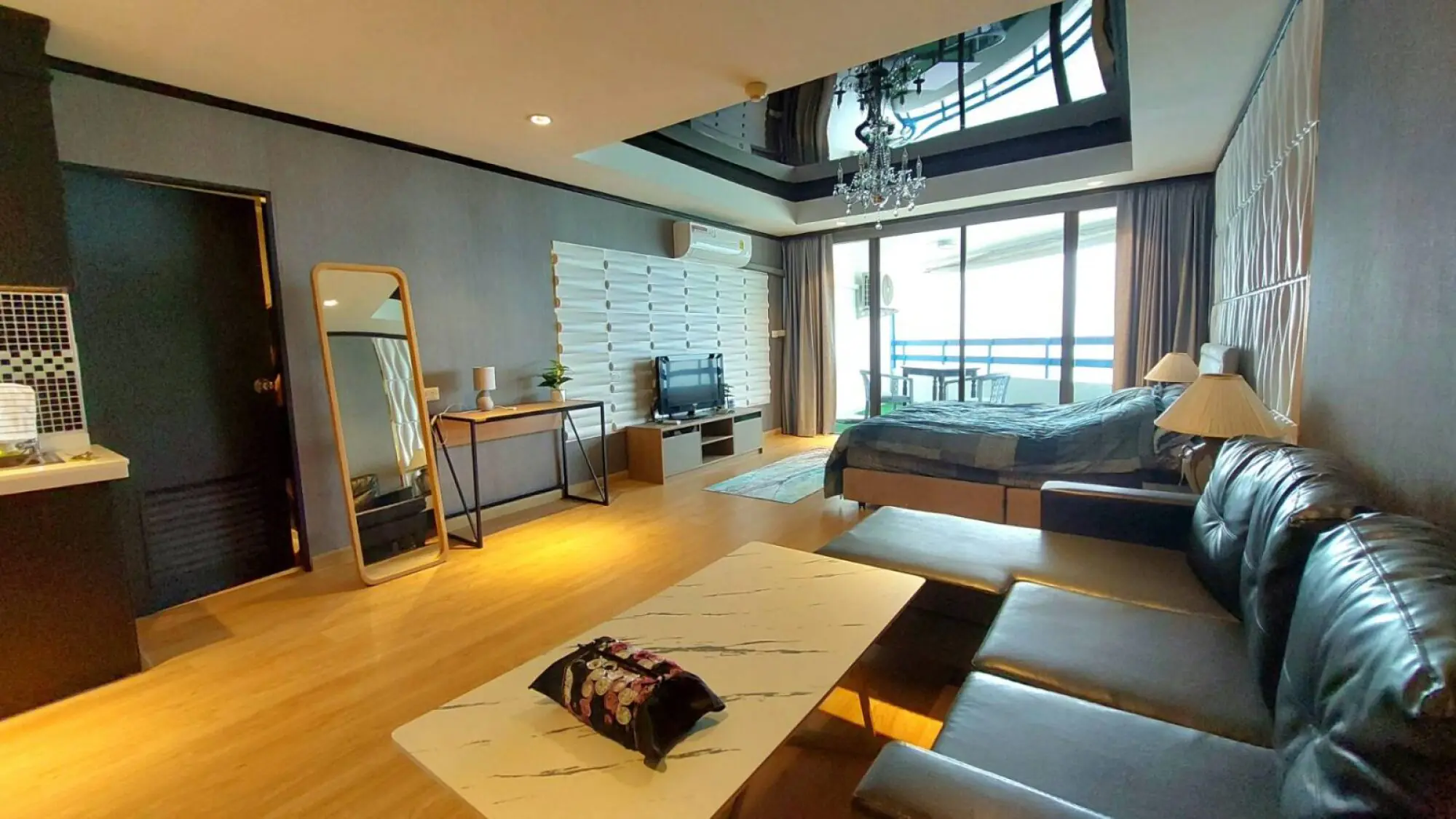 Jomtien Plaza Condotel, 26th Floor