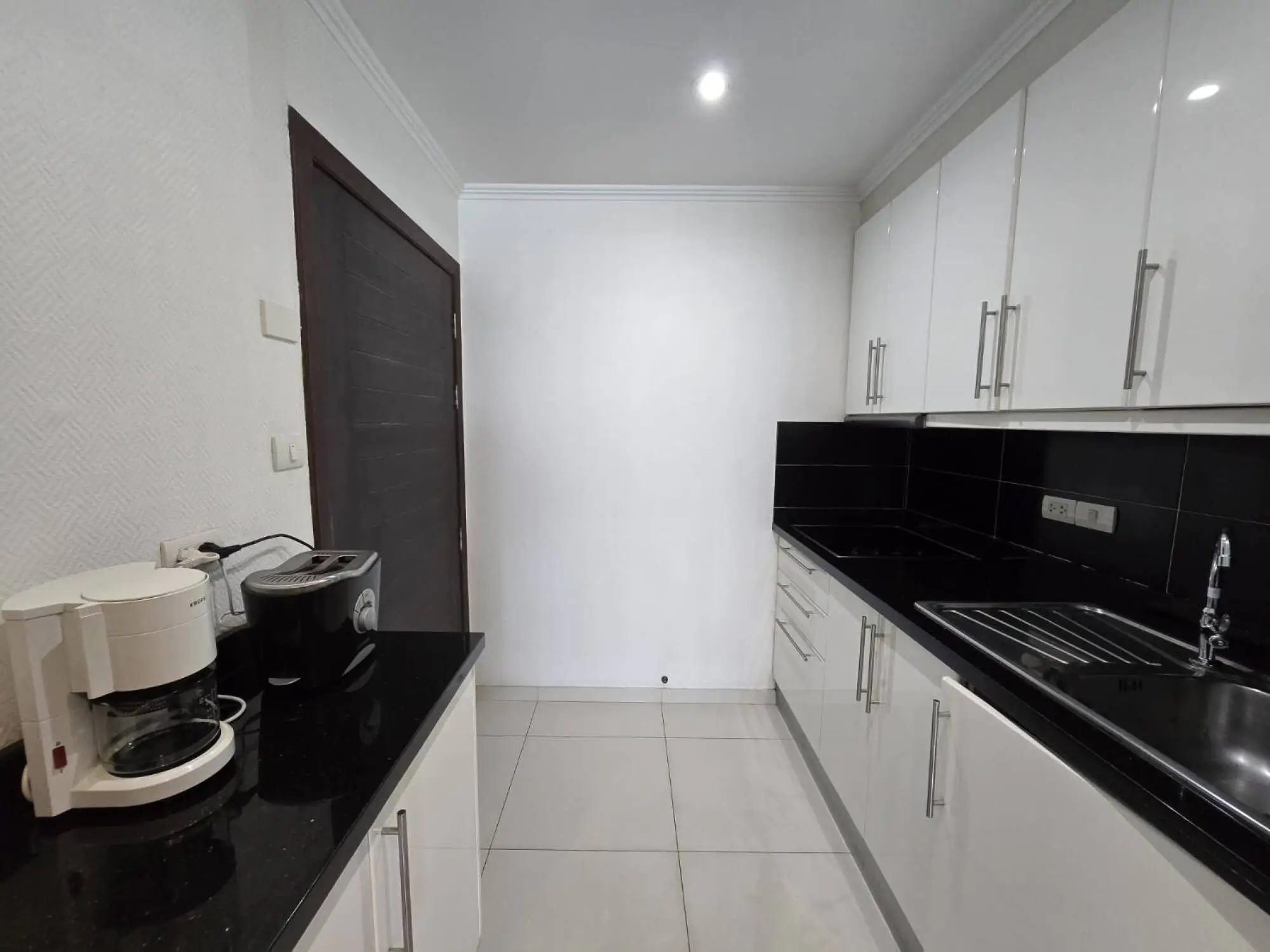 Jomtien Plaza Condotel Sea view, 9th Floor