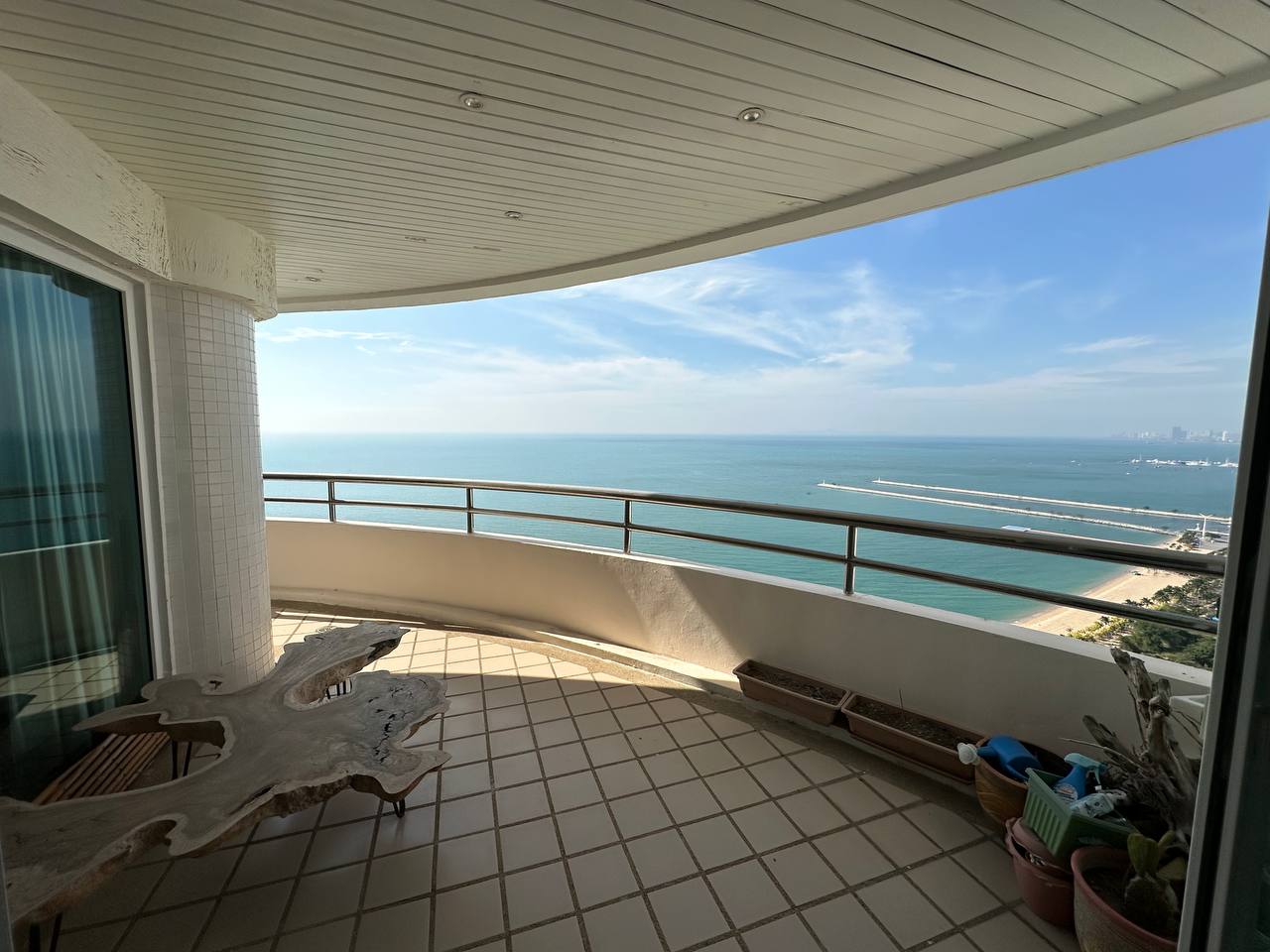 Krisda Golden Condotel 3BR Sea view, 25th Floor