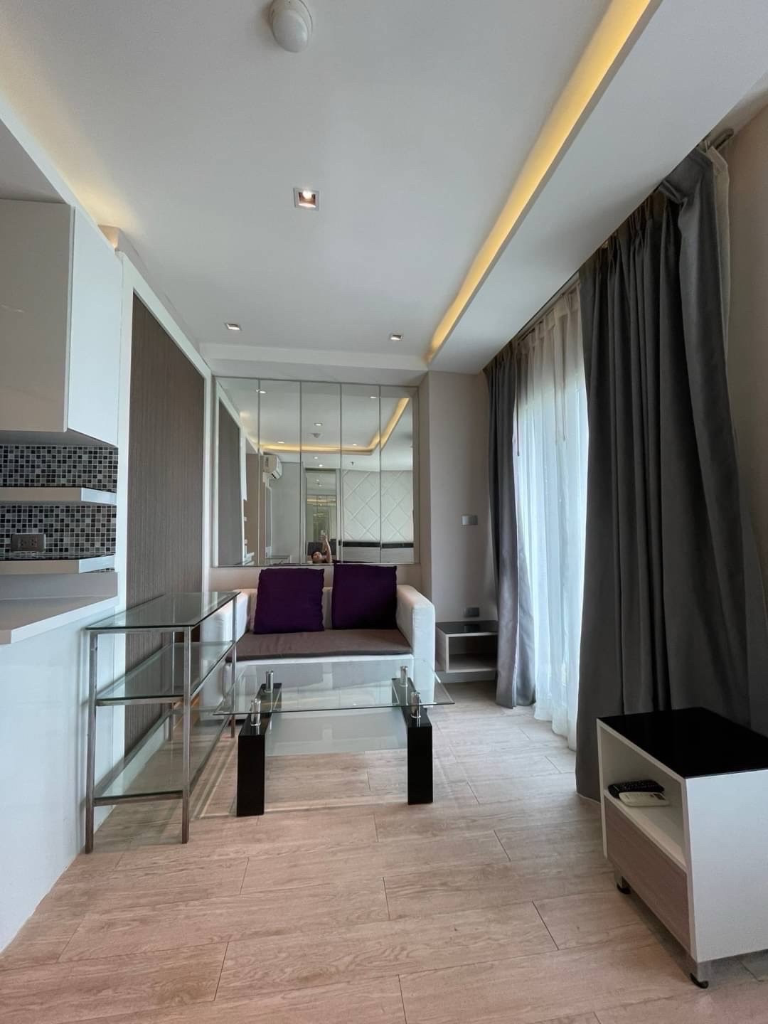 La Santir Studio, 23rd Floor