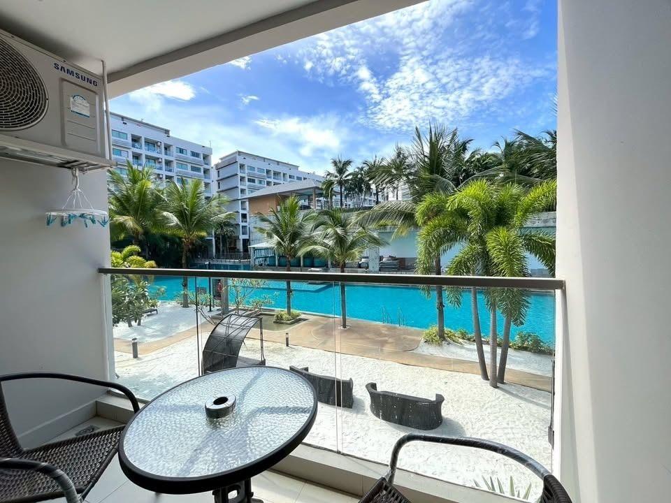Laguna Beach Resort The Maldives 1BR Condo