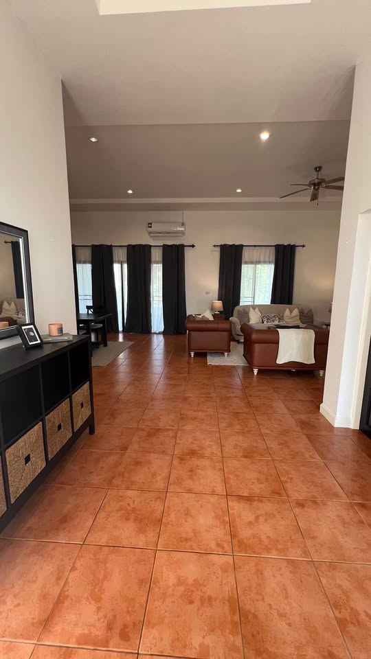 Laurel Park 4BR Pool Villa East Pattaya