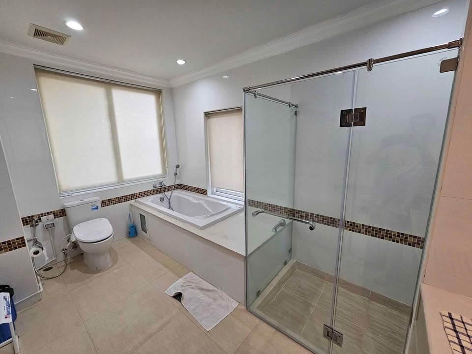LK Legend 2BR Condo, 5th Floor